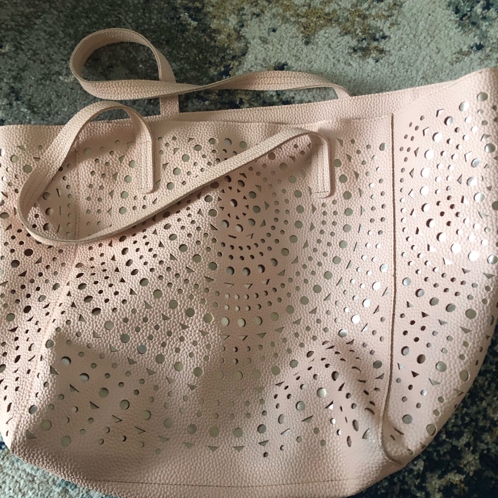 Beautiful tote - Picture 2 of 3